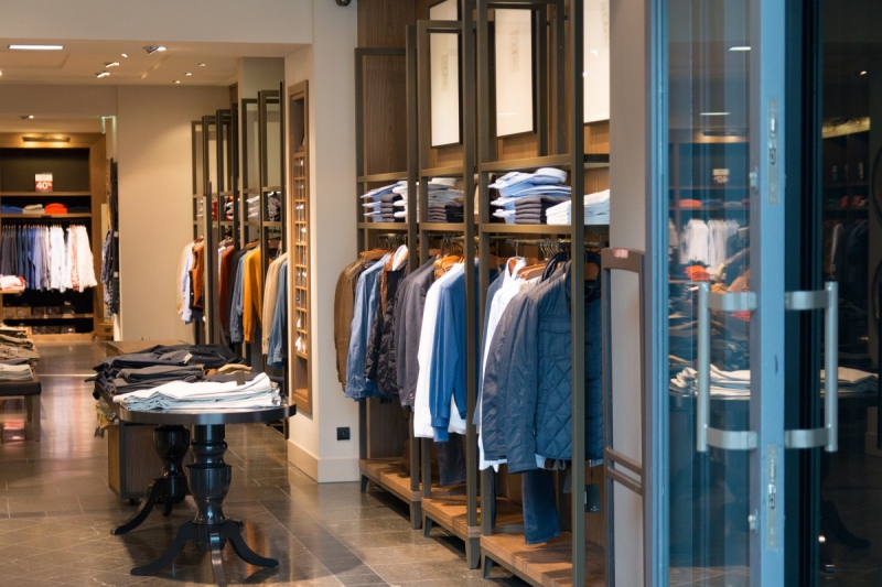 magasin-CUERS-min_shop_clothes_clothing_shopping_mall_shopping_kielce_crown_poland-862477